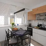 New! Urban With Free Parking Апартаменти *