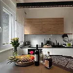 Apartment New! Urban With Free Parking