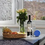 Apartment New! Urban With Free Parking *